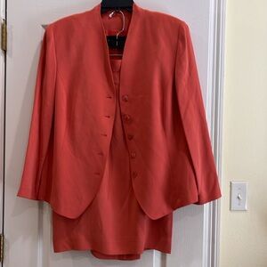 Dana BUCHMAN Orange 2 piece skirt suit size 14, 5 buttons, no pockets, lined